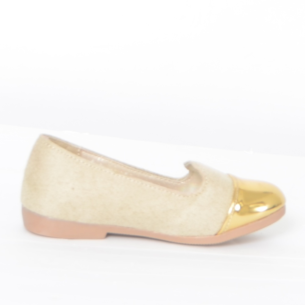 **HAPPY**SHOES**NWT**SIZE 8